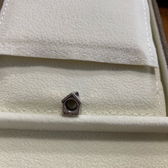 House Charm - Picture 2 of 2